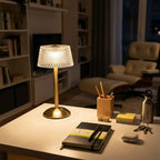 Lampe de bureau dorée moderne | Veloria